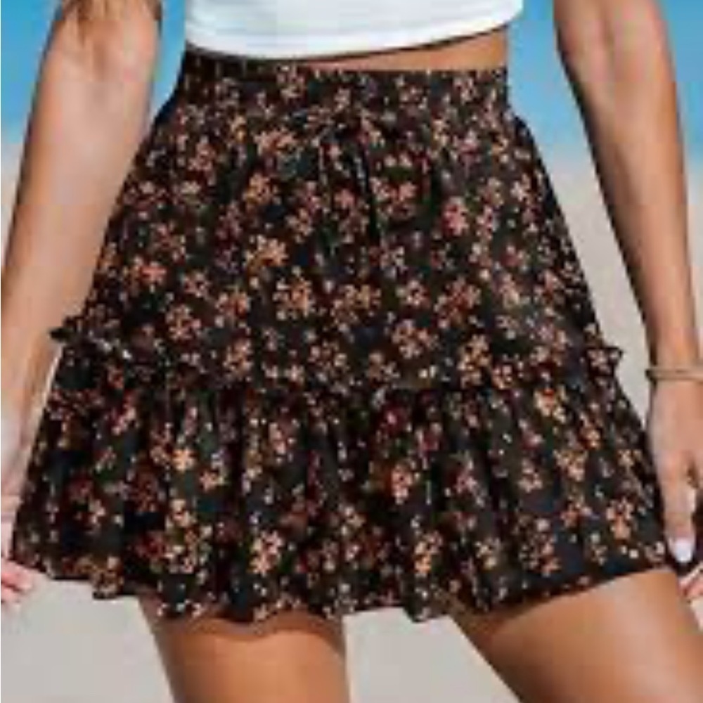 Paper Crane Black Floral Ruffle Mini Skirt